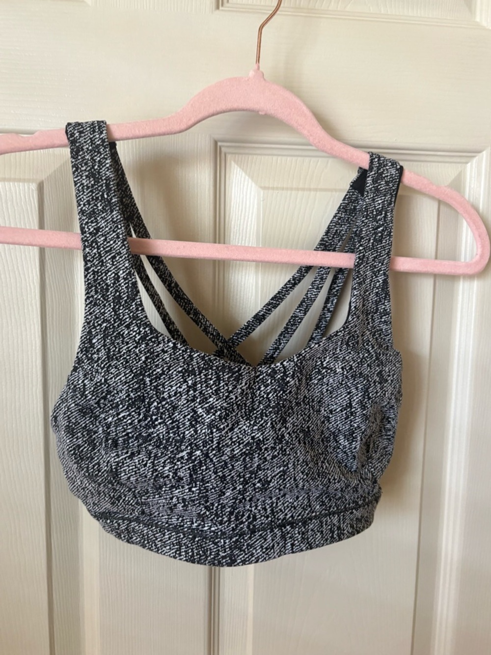 Lululemon Energy Bra Strappy Black Size 6 Medium Support